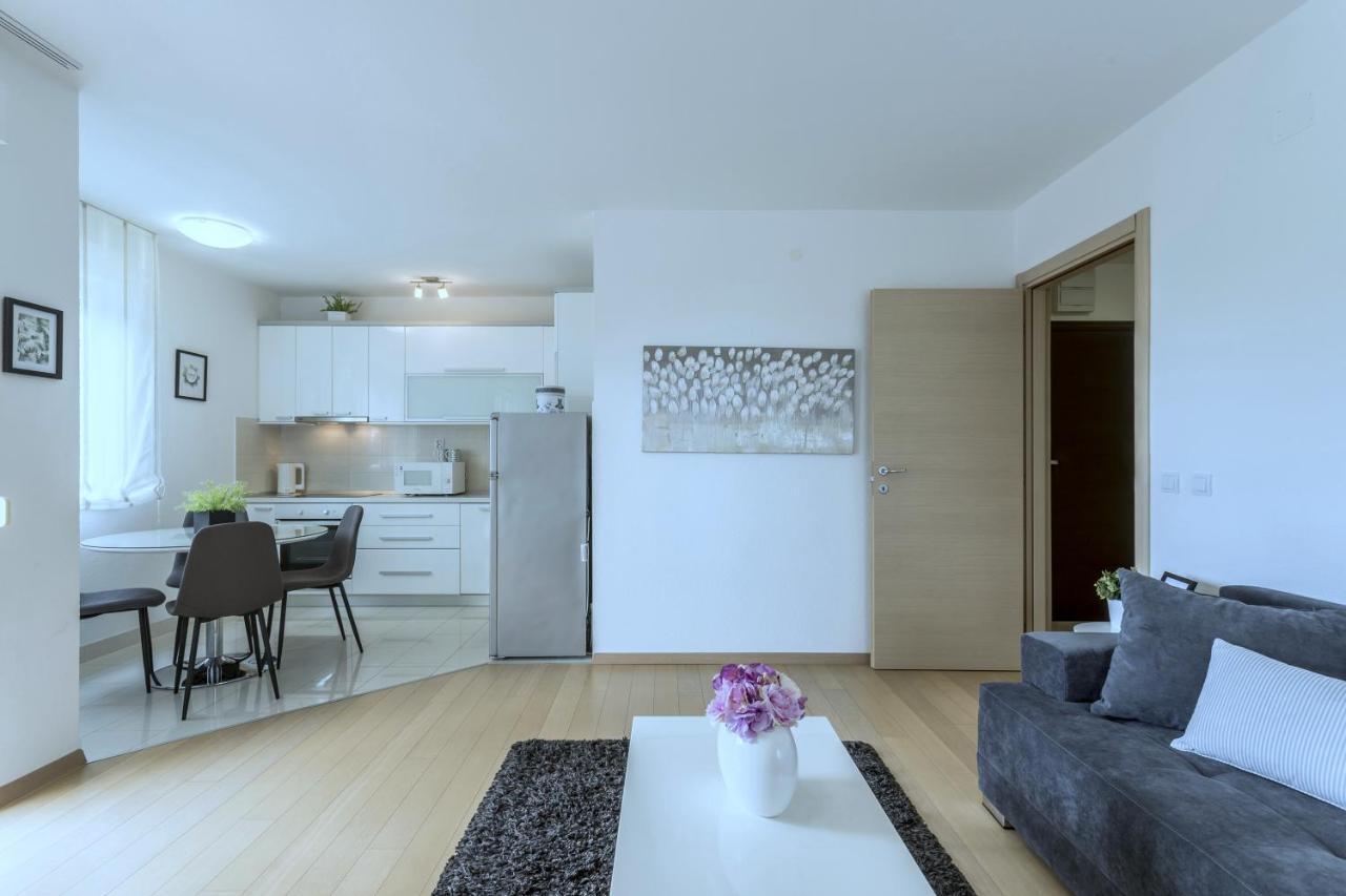 Iris Beach Apartments Kaštela المظهر الخارجي الصورة